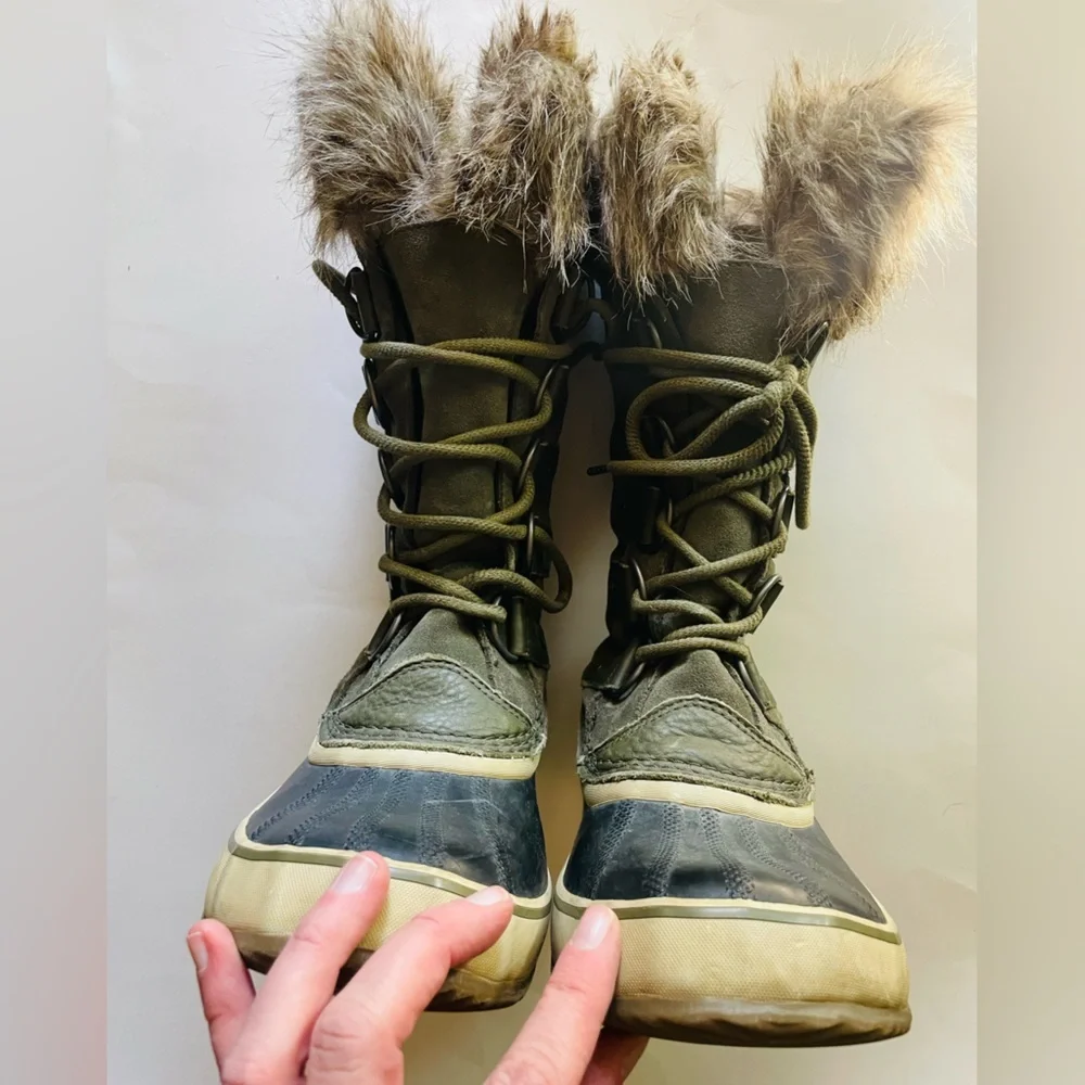 Sorel size 10